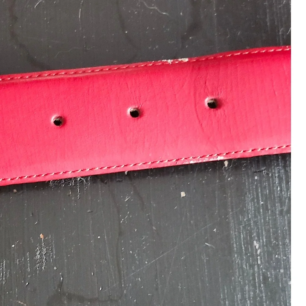 Liz Claiborne Belt Womens Medium Red Gold Buckle Genuine Bonded Leather Vintage